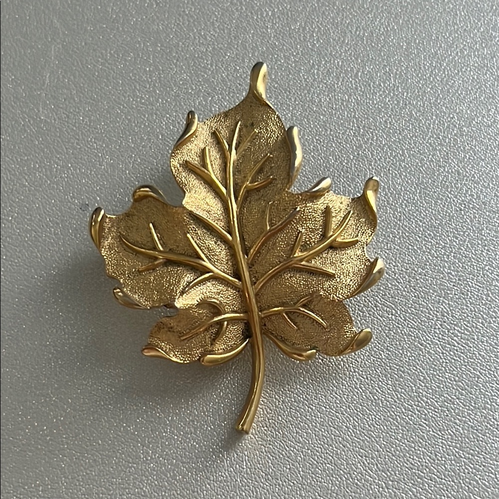 Trifari Vintage Gold Fall Leaf Brooch Pin Statement Jewelry